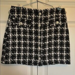 Jealous Tomato Black and White Tweed mini Skirt Sz L NWT  Ornate pearl buttons